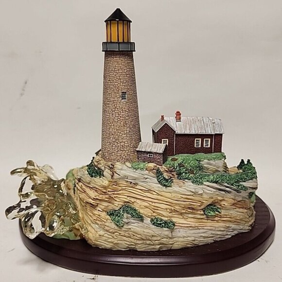 Light at Lobster Point Lenox 2003 collectible - Picture 3 of 4